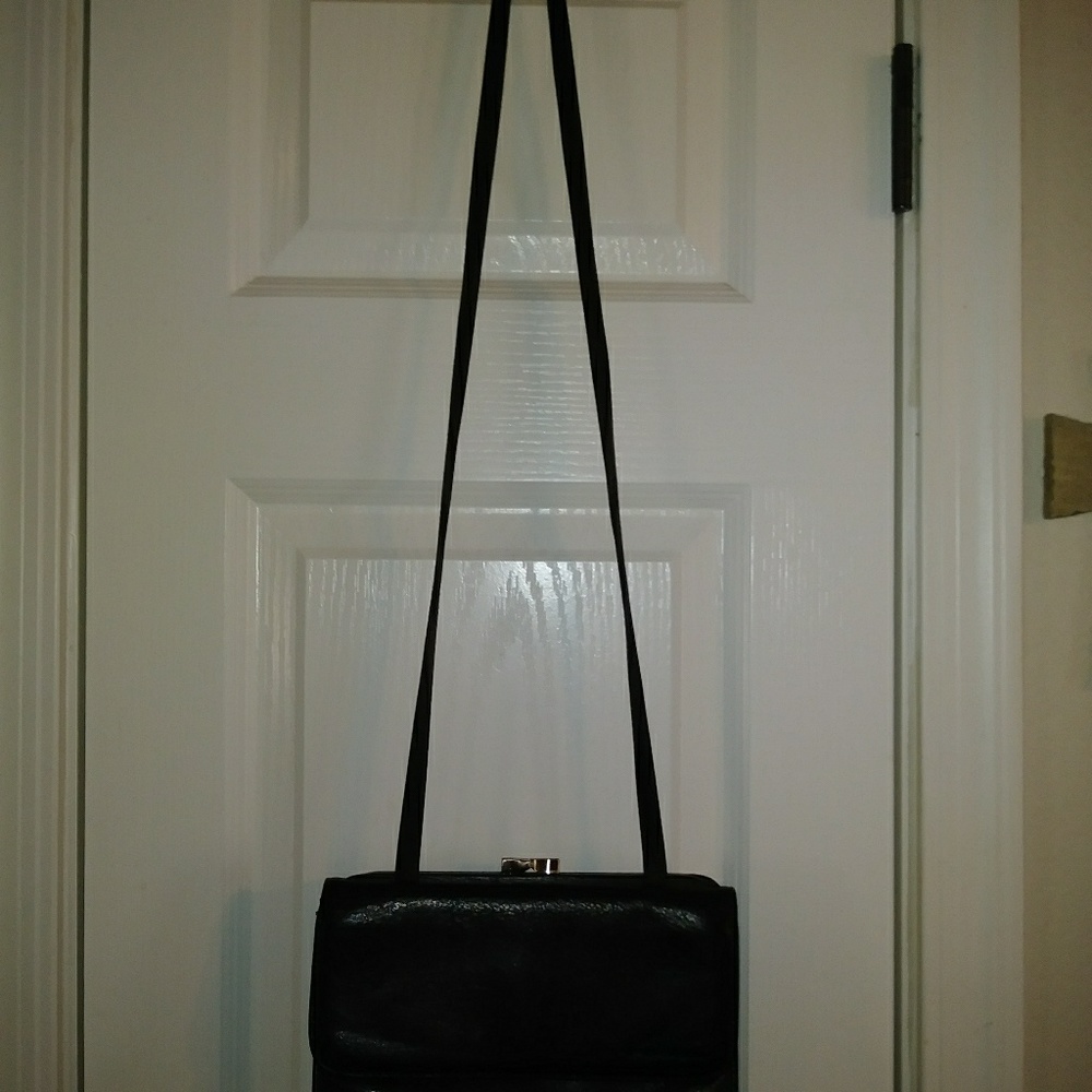 NWOT!
Fossil.
Brown leather cross body.